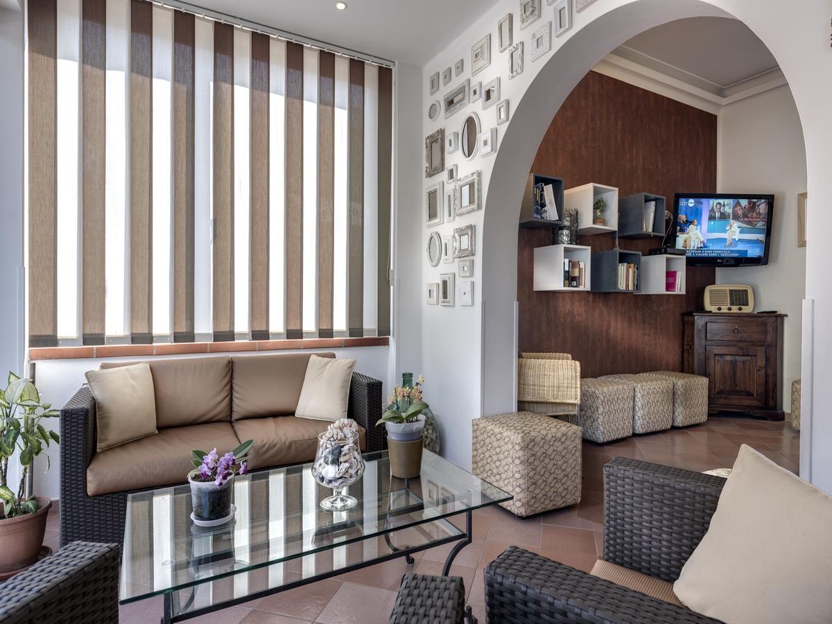 Hotel Azzurra 마리아나디피에트라산타 외부 사진
